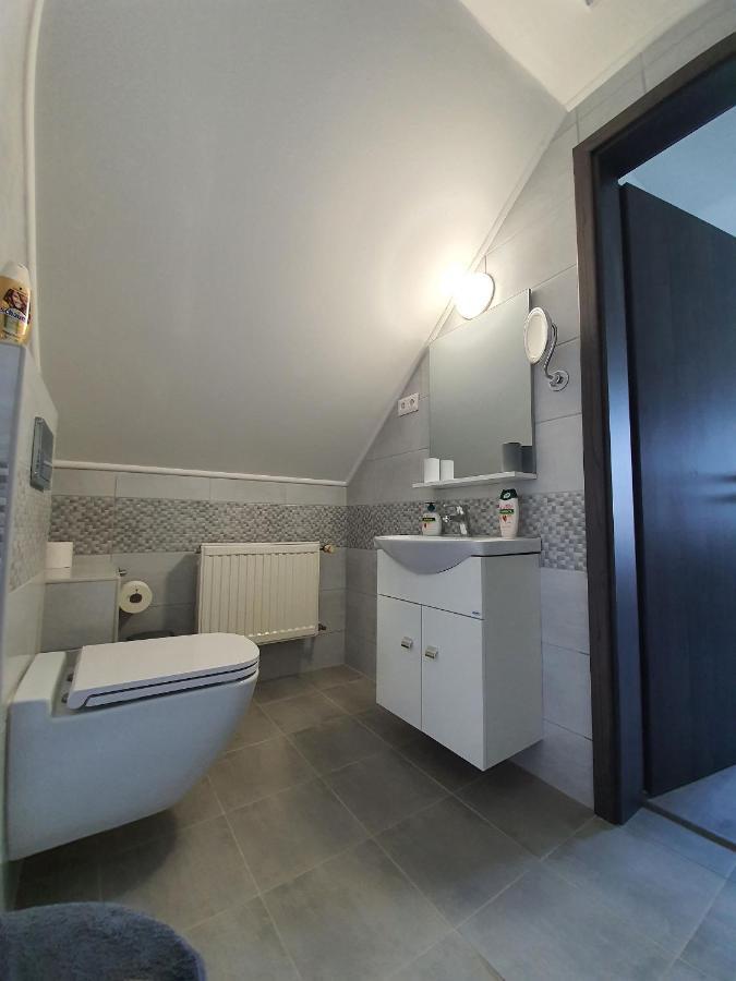 Bed and Breakfast Monostor Panzió Komárom Exterior foto